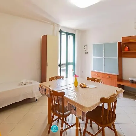 Square - Apartment