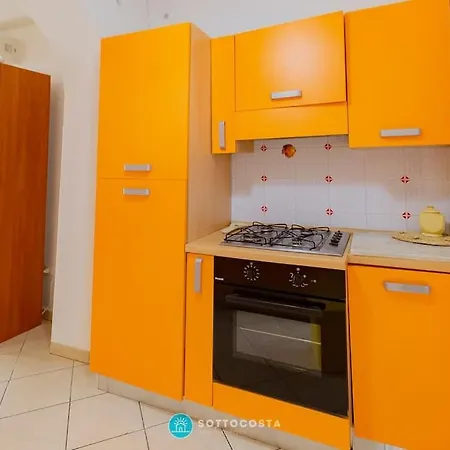 Apartment Square - *