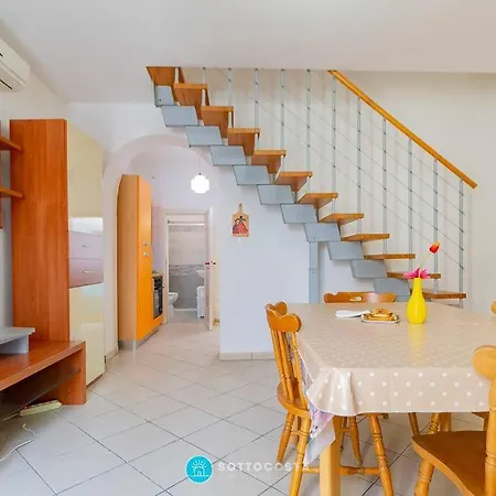 Apartment Square -